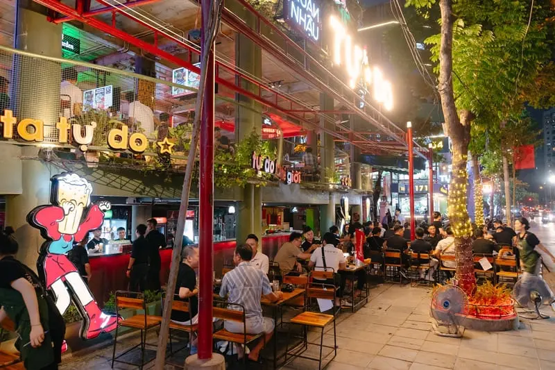17 cơ sở Qu&aacute;n Nhậu Tự Do tại H&agrave; Nội với kh&ocirc;ng gian độc đ&aacute;o 14