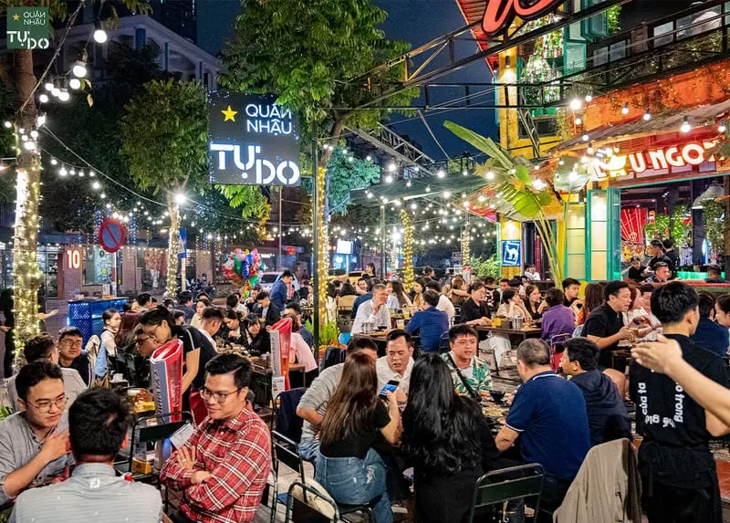 17 cơ sở Qu&aacute;n Nhậu Tự Do tại H&agrave; Nội với kh&ocirc;ng gian độc đ&aacute;o 7