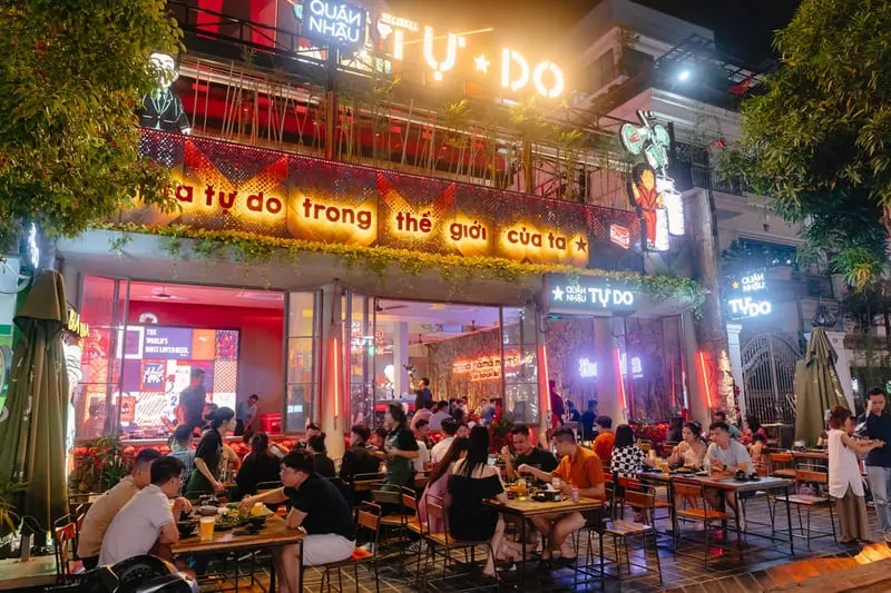 17 cơ sở Qu&aacute;n Nhậu Tự Do tại H&agrave; Nội với kh&ocirc;ng gian độc đ&aacute;o 15