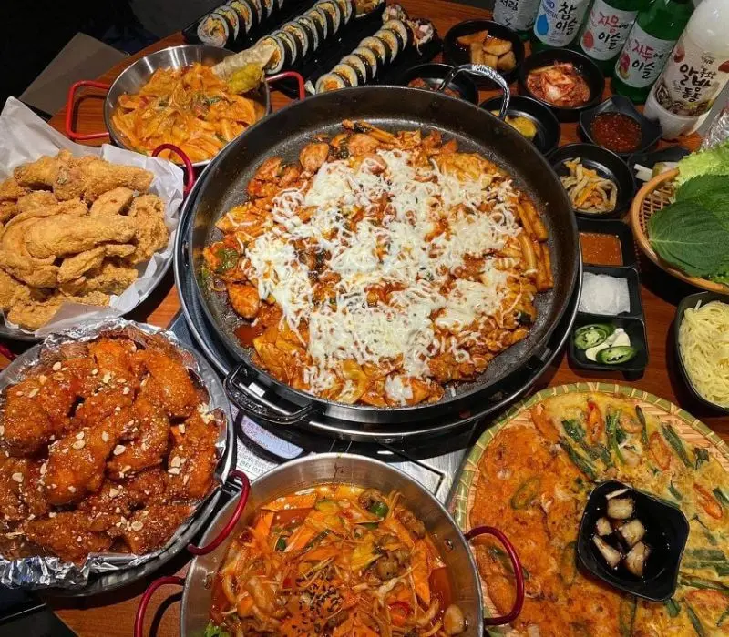 20 qu&aacute;n ăn H&agrave;n Quốc ngon đ&uacute;ng điệu nhất H&agrave; Nội 10