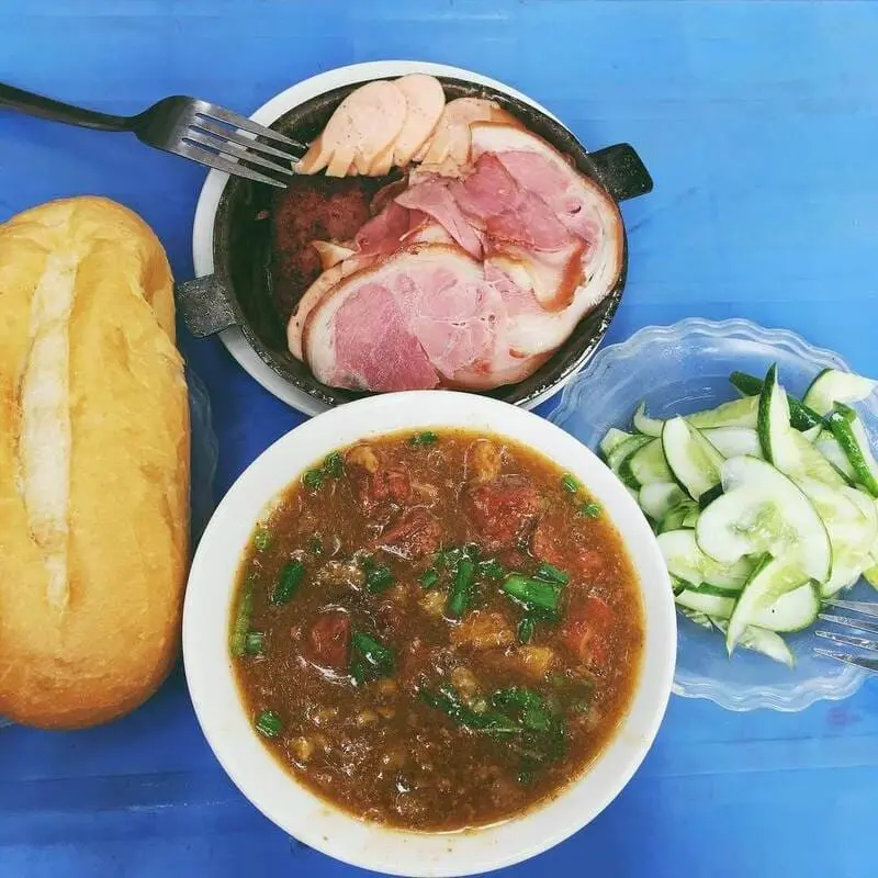 7 tiệm b&aacute;nh m&igrave; sốt vang trứ danh thủ đ&ocirc; bạn n&ecirc;n thử ngay 9