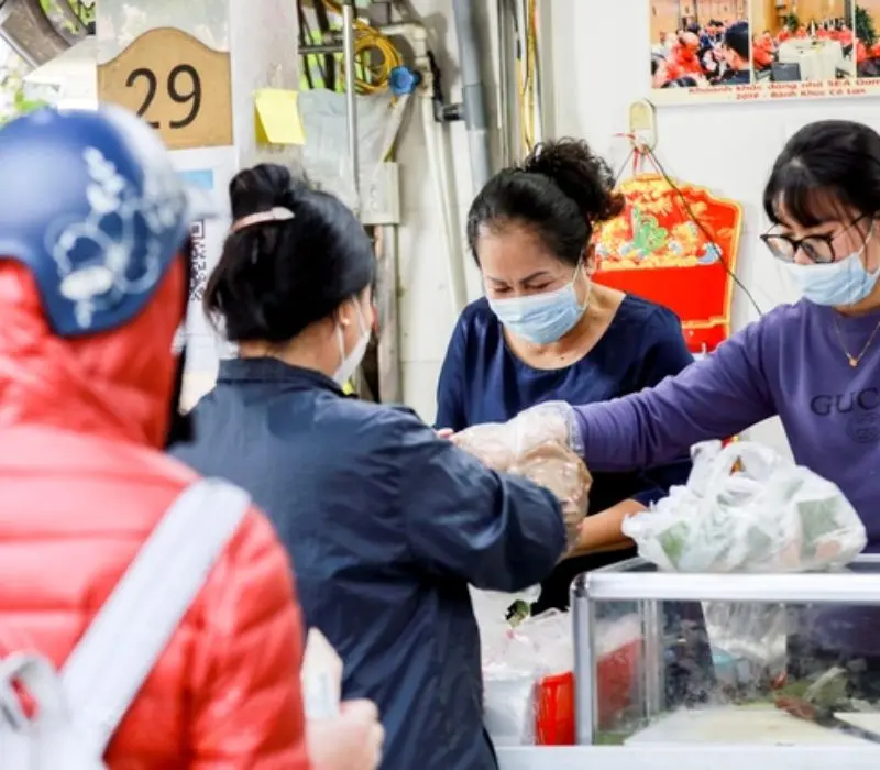B&aacute;nh kh&uacute;c C&ocirc; Lan, hương vị truyền thống hơn 60 vang danh 8