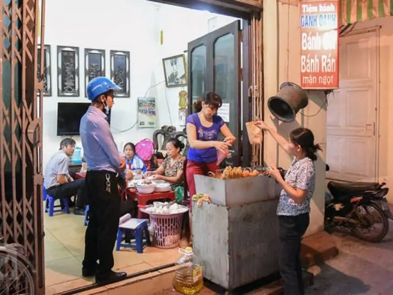 B&aacute;nh r&aacute;n mặn H&agrave; Nội, m&oacute;n ngon b&igrave;nh dị n&iacute;u ch&acirc;n bao người 8