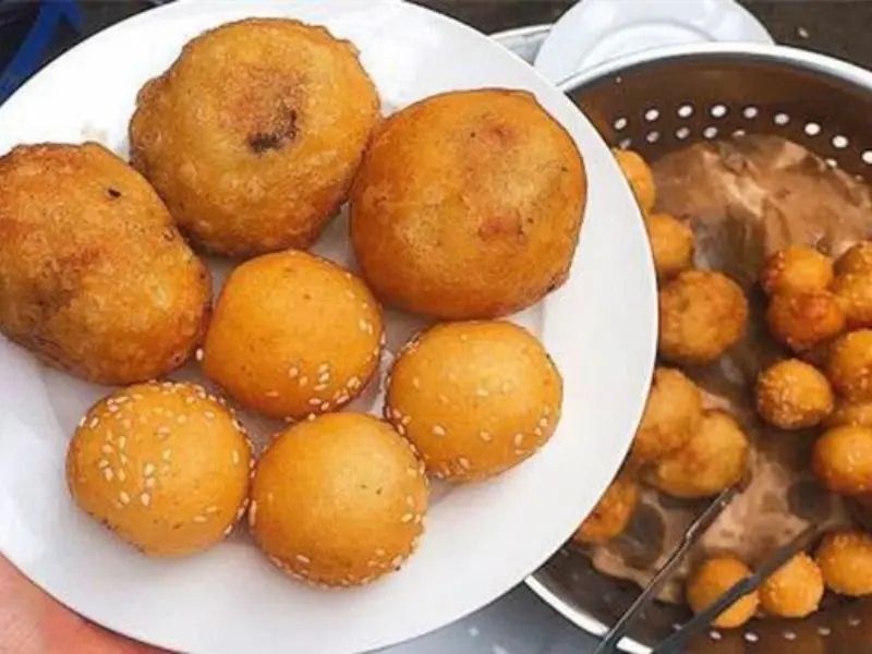 B&aacute;nh r&aacute;n mặn H&agrave; Nội, m&oacute;n ngon b&igrave;nh dị n&iacute;u ch&acirc;n bao người 6