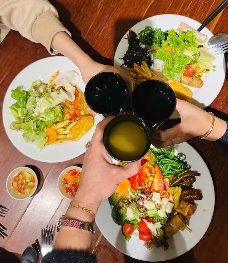 Buffet Chay Hương Thiền Hà Nội mang hương vị thanh đạm tròn đầy 3
