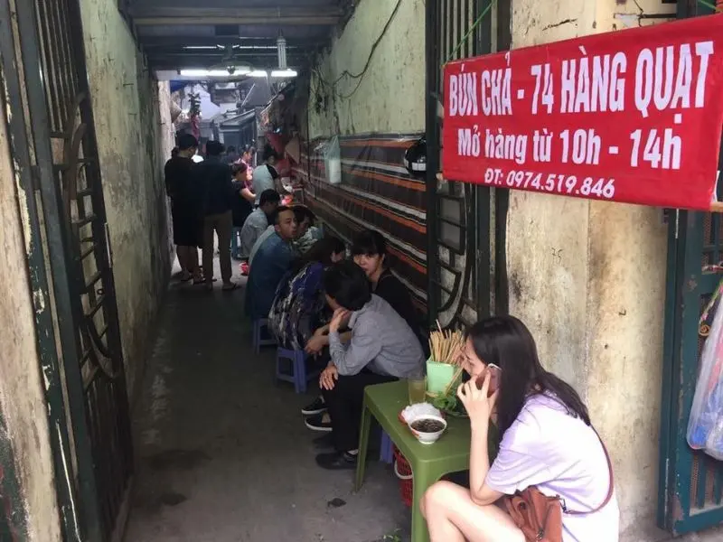 B&uacute;n chả H&agrave;ng Quạt, hương vị đặc trưng của H&agrave; Th&agrave;nh 6