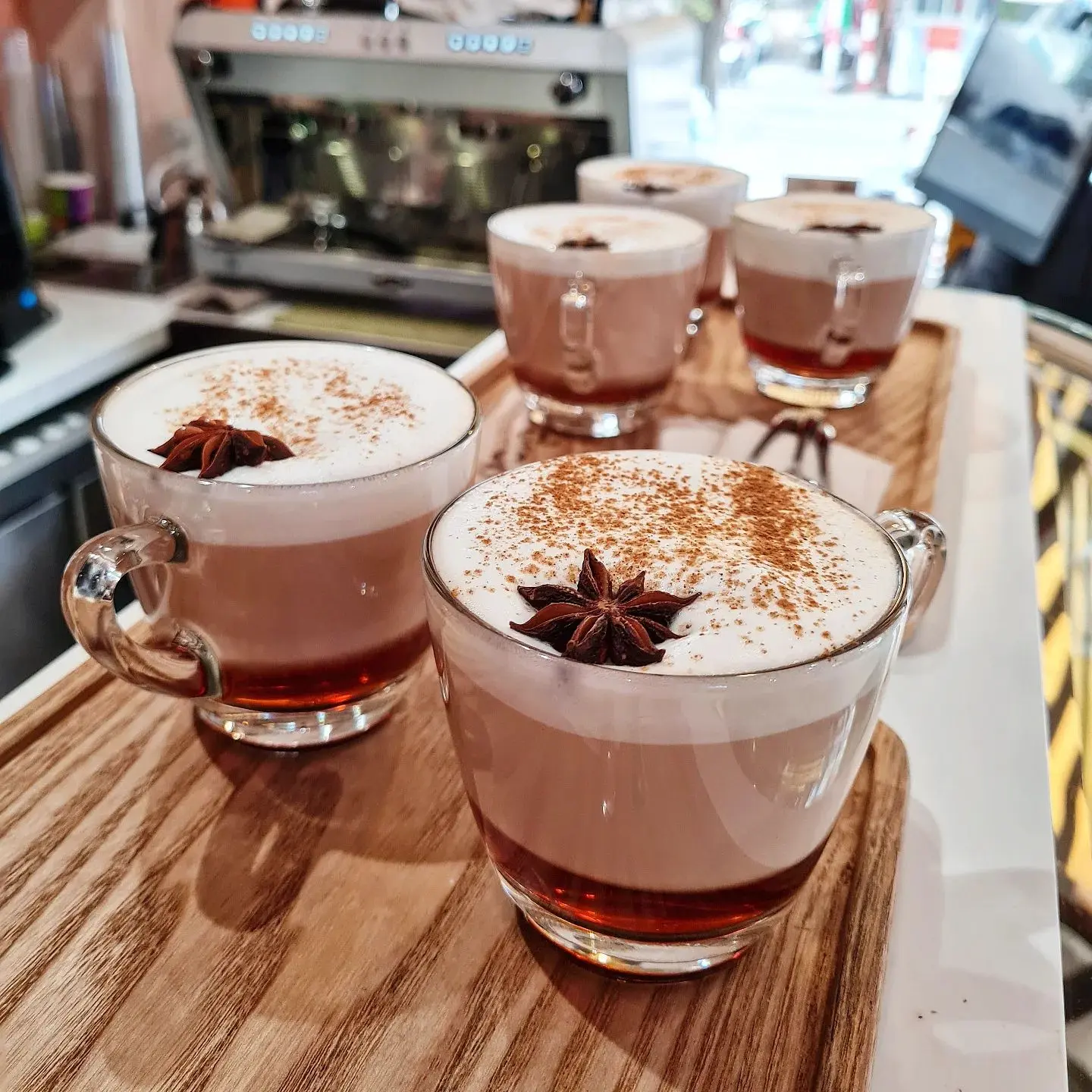 Check-in 5 qu&aacute;n cafe tone xanh H&agrave; Nội cực đẹp 7