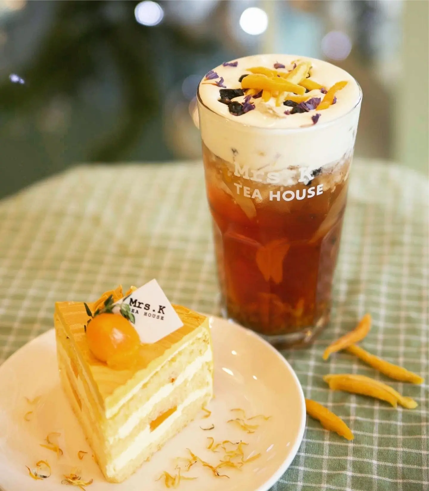 Check-in 5 qu&aacute;n cafe tone xanh H&agrave; Nội cực đẹp 11