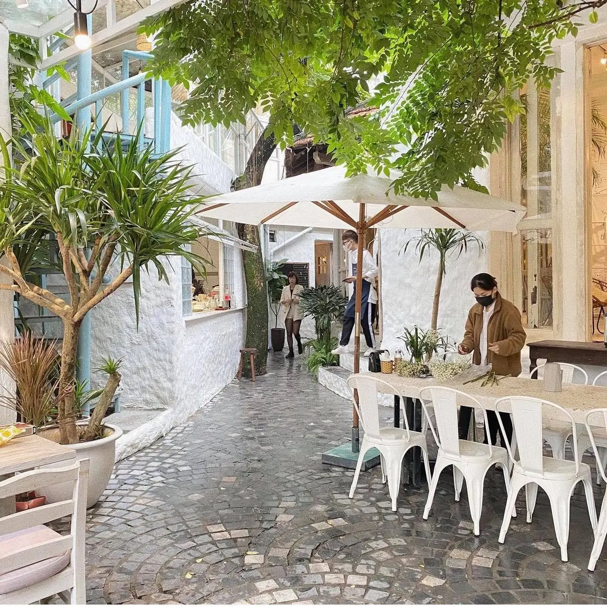 Điểm mặt những qu&aacute;n cafe đẹp H&agrave; Nội với nhiều kh&ocirc;ng gian tuyệt vời 26