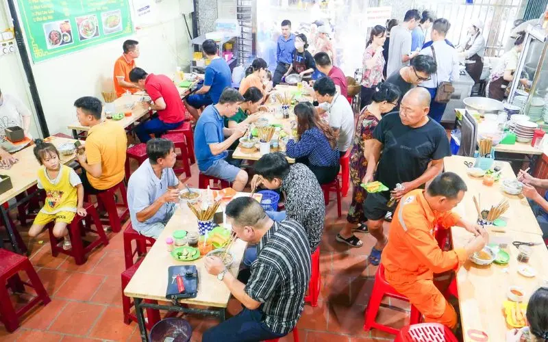 Gh&eacute; thăm qu&aacute;n phở Hồ Lợi, thưởng thức hương vị đặc trưng H&agrave; Th&agrave;nh 3