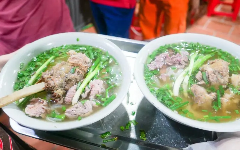 Gh&eacute; thăm qu&aacute;n phở Hồ Lợi, thưởng thức hương vị đặc trưng H&agrave; Th&agrave;nh 8