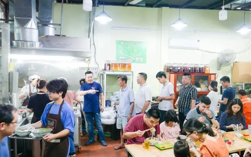 Gh&eacute; thăm qu&aacute;n phở Hồ Lợi, thưởng thức hương vị đặc trưng H&agrave; Th&agrave;nh 5