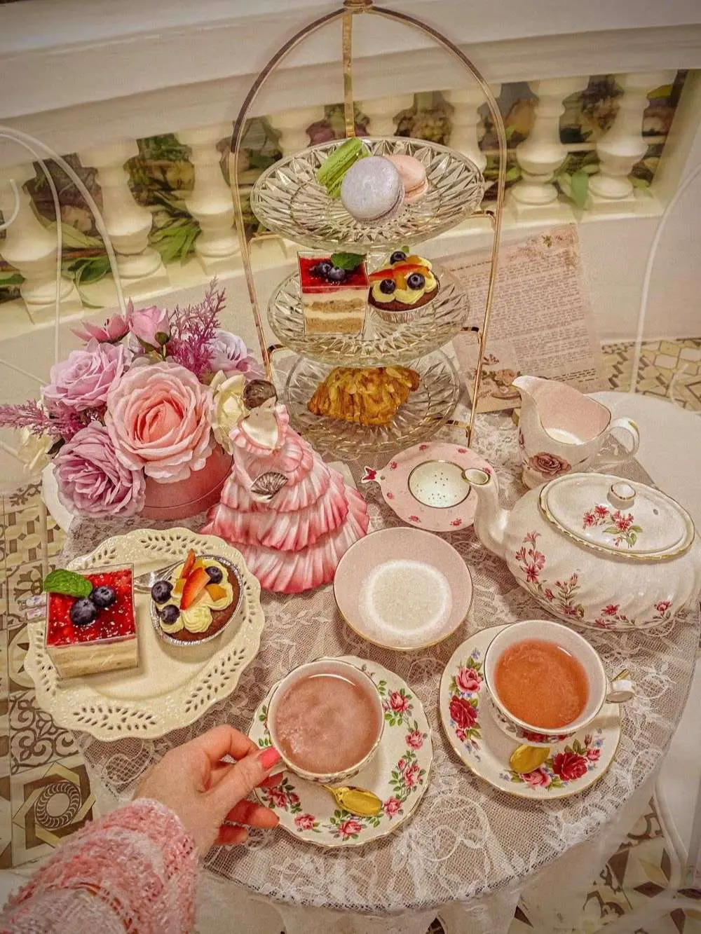 H&oacute;a th&acirc;n th&agrave;nh n&agrave;ng thơ giữa chốn mơ tại Five O'clock Tea 4
