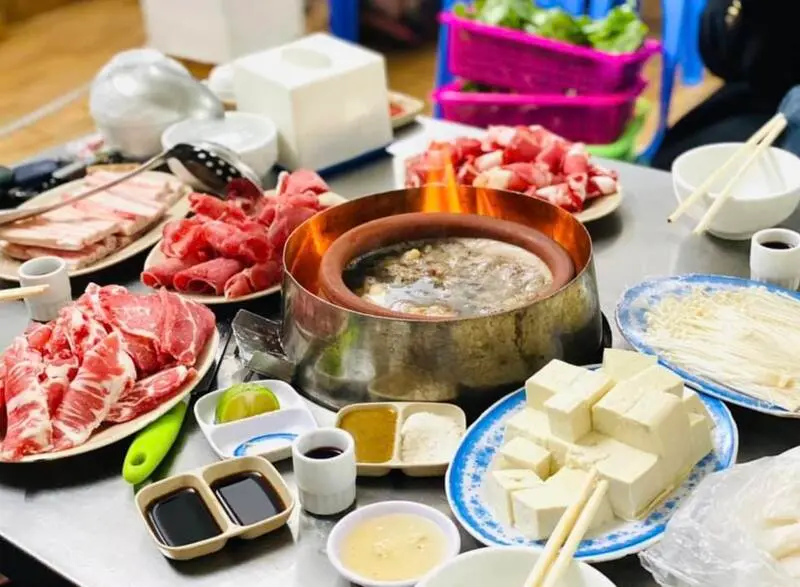 Lẩu đu&ocirc;i b&ograve; Hạnh Nổ H&agrave; Nội điểm hẹn ẩm thực trứ danh H&agrave; Đ&ocirc;ng 2