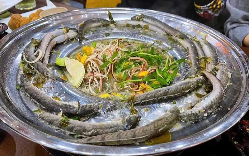 Lưu ngay 10 qu&aacute;n lẩu c&aacute; k&egrave;o H&agrave; Nội nổi tiếng m&agrave; bạn phải thử 5