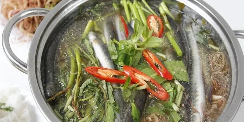 Lưu ngay 10 qu&aacute;n lẩu c&aacute; k&egrave;o H&agrave; Nội nổi tiếng m&agrave; bạn phải thử 2