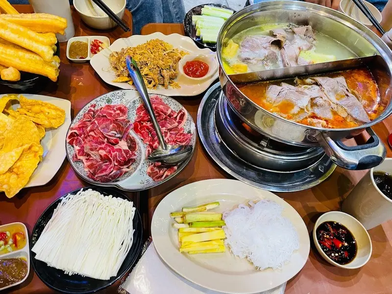 Lưu ngay 15 qu&aacute;n lẩu b&ograve; nh&uacute;ng giấm ngon nức tiếng H&agrave; Th&agrave;nh 5