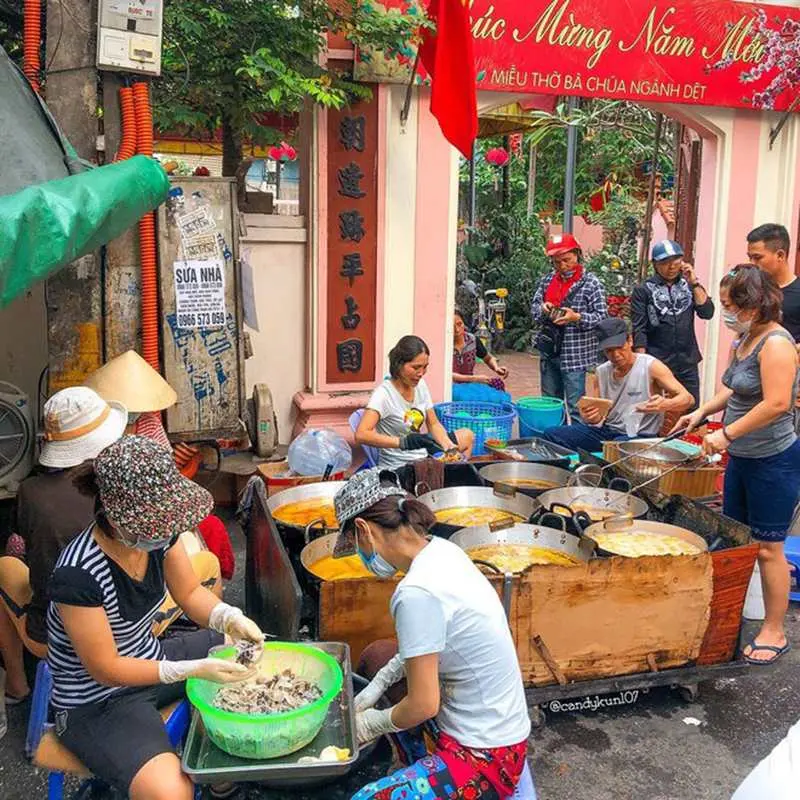 Những h&agrave;ng b&aacute;nh r&aacute;n H&agrave; Nội ngon bạn n&ecirc;n gh&eacute; đến 8