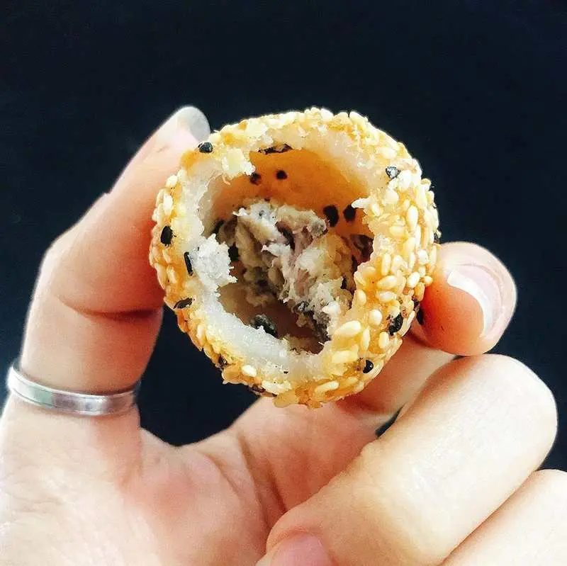 Những h&agrave;ng b&aacute;nh r&aacute;n H&agrave; Nội ngon bạn n&ecirc;n gh&eacute; đến 3