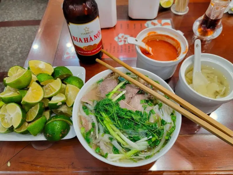 Phở 10 L&yacute; Quốc Sư, tinh hoa ẩm thực truyền thống Việt 5