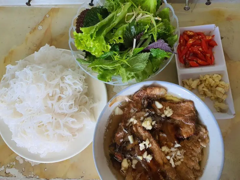 Qu&aacute;n B&uacute;n chả chan mang hương vị độc đ&aacute;o ghi danh v&agrave;o Bib Gourmand 5