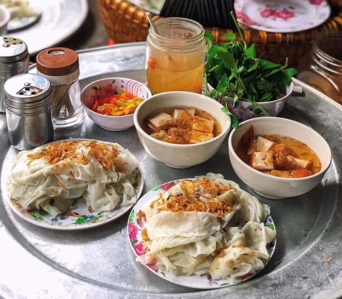 Review hai h&agrave;ng b&aacute;nh cuốn Đội Cấn nổi tiếng tại H&agrave; Nội 7