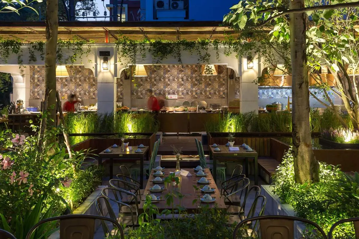 Sự chuyển m&igrave;nh tinh tế, h&agrave;i h&ograve;a giữa truyền thống v&agrave; c&aacute;ch t&acirc;n tại Ngon Garden 8