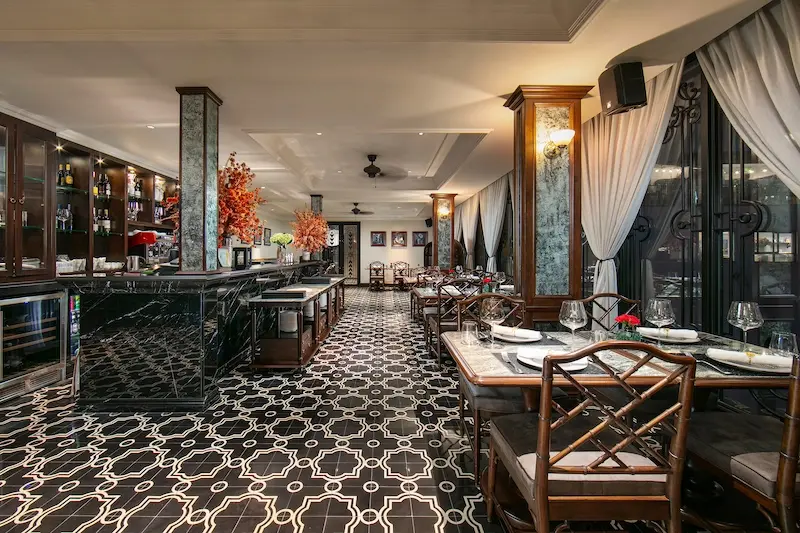 The Gourmet Corner Restaurant &ndash; Thưởng thức bữa tiệc &Aacute;-&Acirc;u sang trọng v&agrave; đẳng cấp 11
