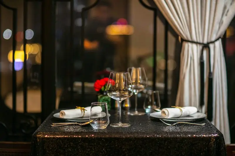 The Gourmet Corner Restaurant &ndash; Thưởng thức bữa tiệc &Aacute;-&Acirc;u sang trọng v&agrave; đẳng cấp 2