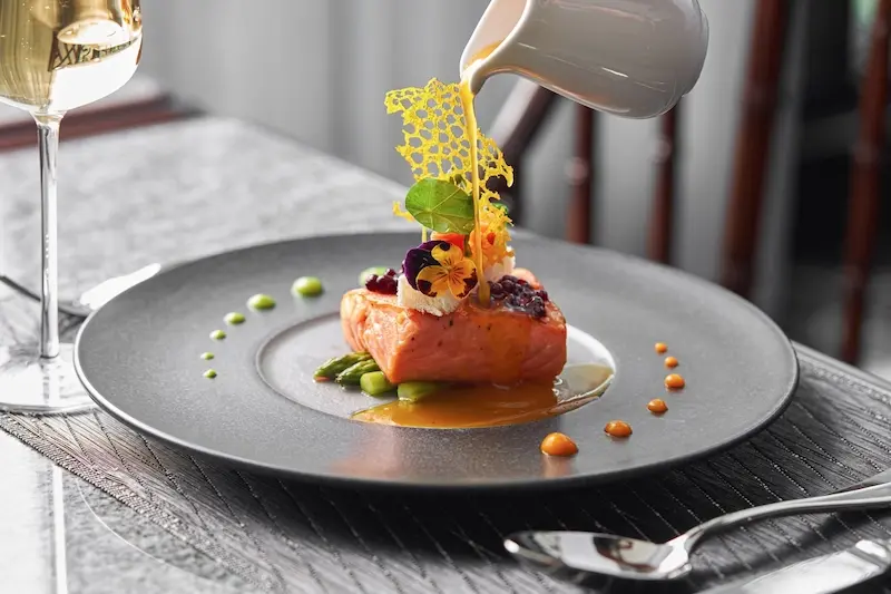 The Gourmet Corner Restaurant &ndash; Thưởng thức bữa tiệc &Aacute;-&Acirc;u sang trọng v&agrave; đẳng cấp 7