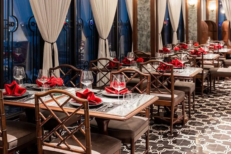 The Gourmet Corner Restaurant &ndash; Thưởng thức bữa tiệc &Aacute;-&Acirc;u sang trọng v&agrave; đẳng cấp 14