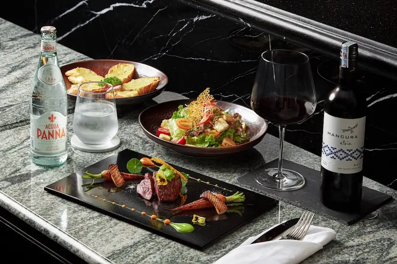 The Gourmet Corner Restaurant &ndash; Thưởng thức bữa tiệc &Aacute;-&Acirc;u sang trọng v&agrave; đẳng cấp 4