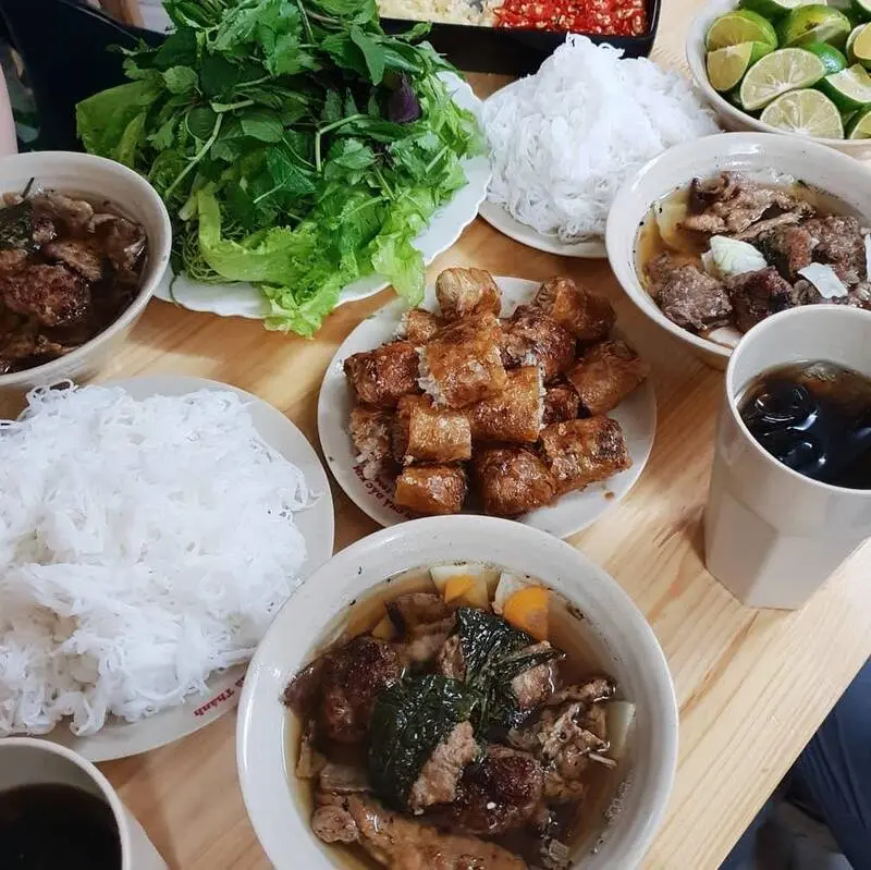 Thưởng thức Bún Chả Đắc Kim gói trọn tinh hoa ẩm thực Hà Nội 3