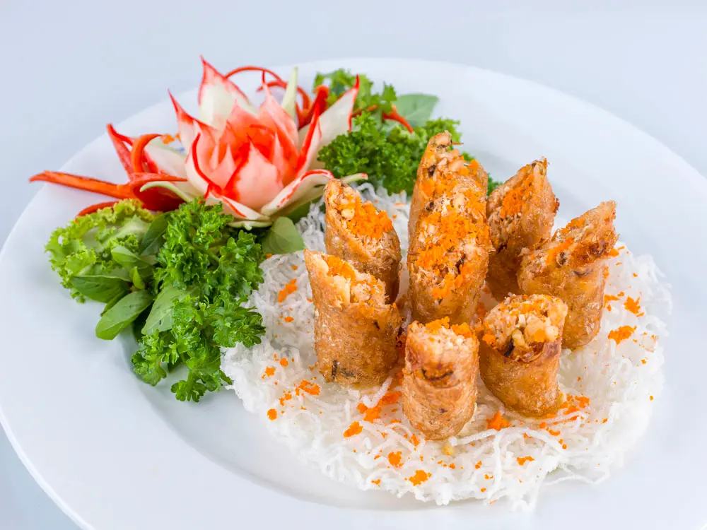 Thưởng thức m&oacute;n ngon với kh&ocirc;ng gian sang trọng tại Nh&agrave; h&agrave;ng hải sản San H&ocirc; 12