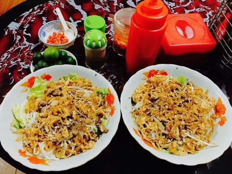Top 10 qu&aacute;n b&uacute;n trộn Nam Bộ ngon nhứt n&aacute;ch tại H&agrave; Nội 6