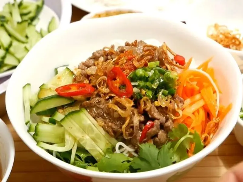Top 10 qu&aacute;n b&uacute;n trộn Nam Bộ ngon nhứt n&aacute;ch tại H&agrave; Nội 2