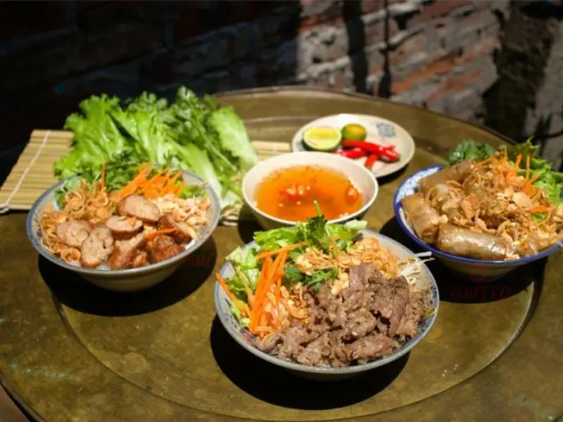 Top 10 qu&aacute;n b&uacute;n trộn Nam Bộ ngon nhứt n&aacute;ch tại H&agrave; Nội 11