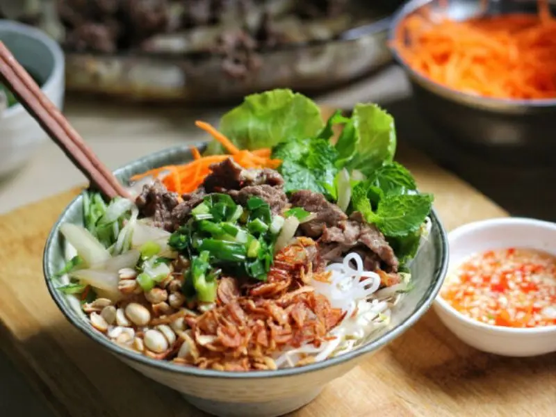Top 10 qu&aacute;n b&uacute;n trộn Nam Bộ ngon nhứt n&aacute;ch tại H&agrave; Nội 10