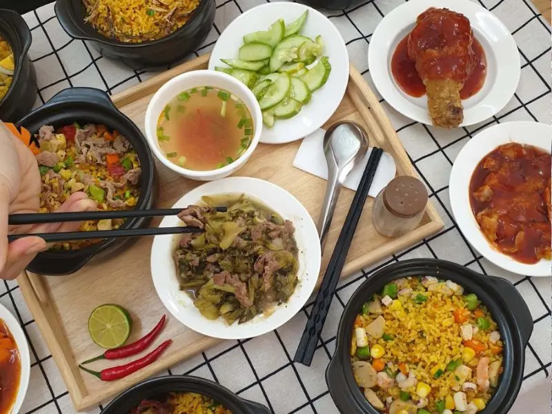 Top 10 qu&aacute;n cơm rang dưa b&ograve; thơm ngon, hương vị đậm chất phố cổ 5