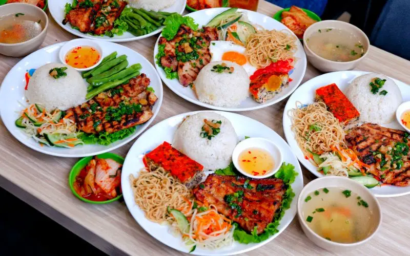 Top 10 qu&aacute;n cơm tấm H&agrave; Nội ngon bổ rẻ rất được ưa chuộng 7