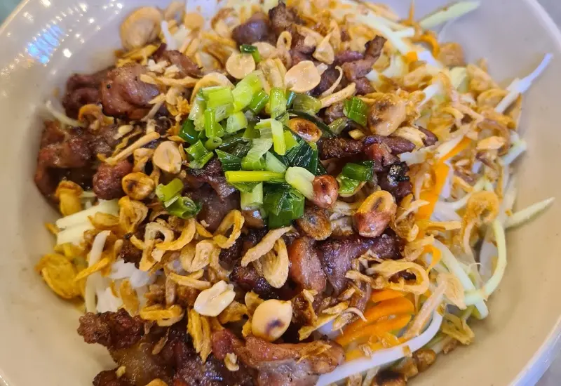 Top 11 qu&aacute;n b&uacute;n thịt nướng H&agrave; Nội ngon nức tiếng, chuẩn vị 3