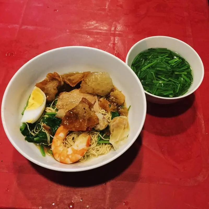 Top 11 qu&aacute;n m&igrave; vằn thắn H&agrave; Nội đậm đ&agrave; hương vị thơm lừng g&oacute;c phố 2