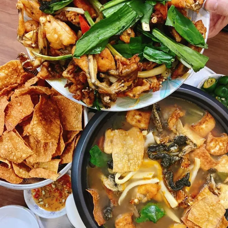 Top 12 qu&aacute;n lẩu ếch ngon H&agrave; Nội kh&aacute;ch đ&ocirc;ng nườm nượp 7