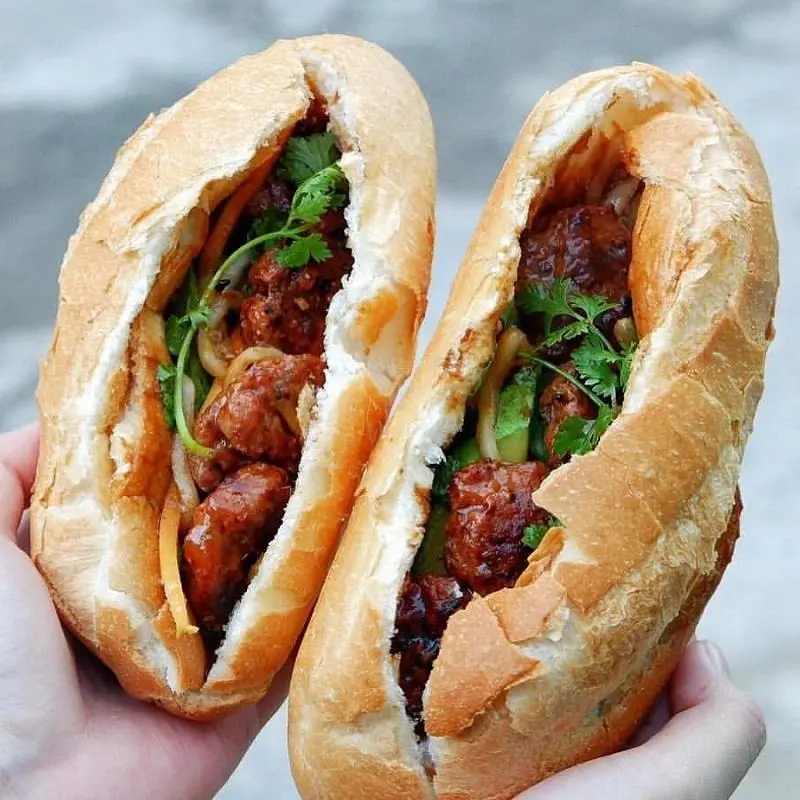 Top 15 qu&aacute;n b&aacute;nh m&igrave; H&agrave; Nội chuẩn vị phố cổ được y&ecirc;u th&iacute;ch 3