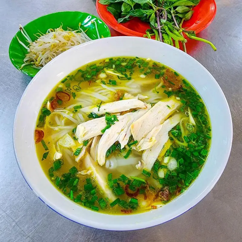 Top 15 qu&aacute;n phở g&agrave; ngon H&agrave; Nội l&agrave;m bao người m&ecirc; mẩn 9