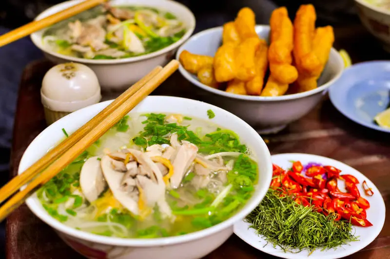 Top 15 qu&aacute;n phở g&agrave; ngon H&agrave; Nội l&agrave;m bao người m&ecirc; mẩn 2