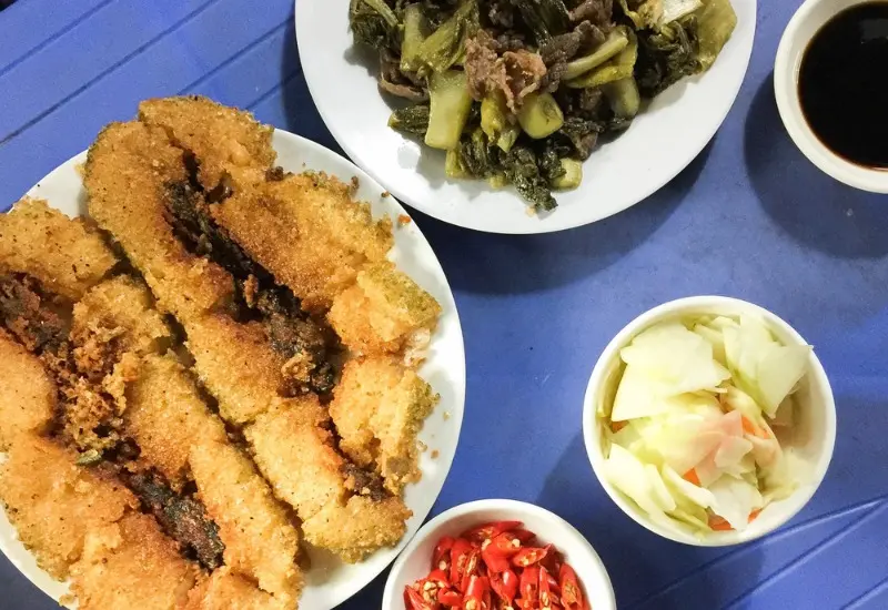 Top 8 quán bánh chưng rán Hà Nội nổi tiếng, siêu ngon 2