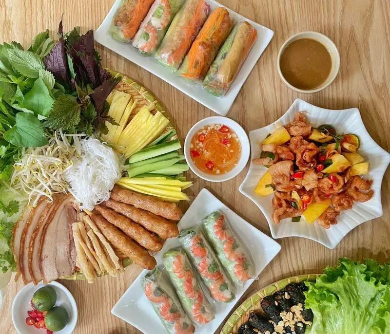 Top 8 quán món cuốn ngon Hà Nội, trọn vị tinh hoa trong sự đơn giản 3