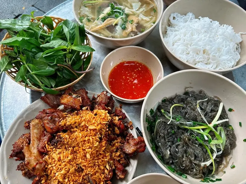 Top 8 qu&aacute;n ngan ch&aacute;y tỏi H&agrave; Nội nổi tiếng kh&ocirc;ng thể bỏ qua 7