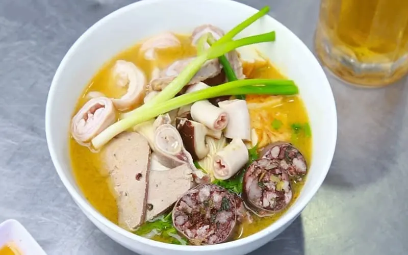 Top những qu&aacute;n b&uacute;n l&ograve;ng H&agrave; Nội với hương vị ngon nhất thủ đ&ocirc; 6